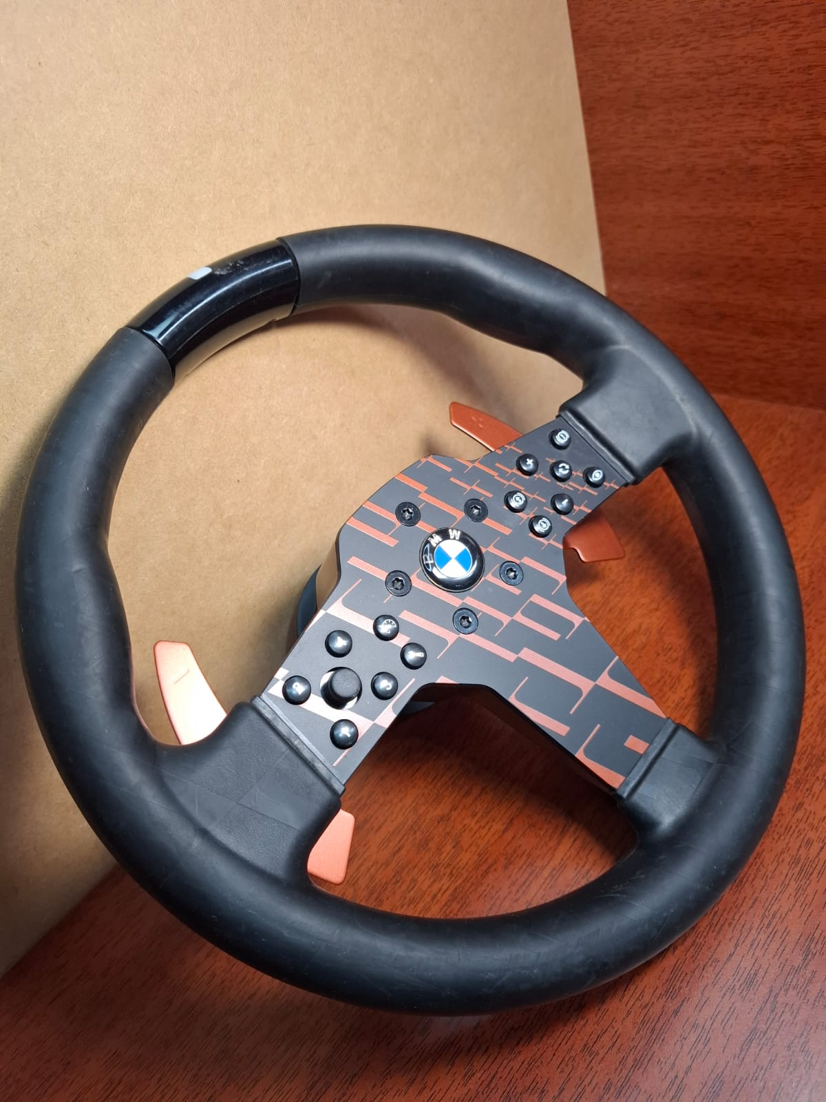 Fanatec Aro BMW con QR2 Wheel Side Instalado Simulador