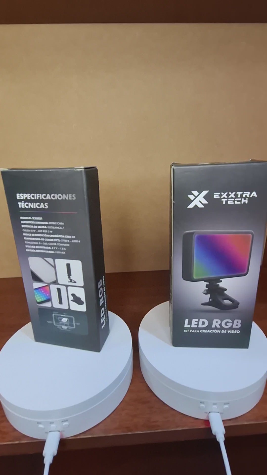 Panel LED RGB Portátil Exxtra Tech con Clip para Streaming y Fotografía