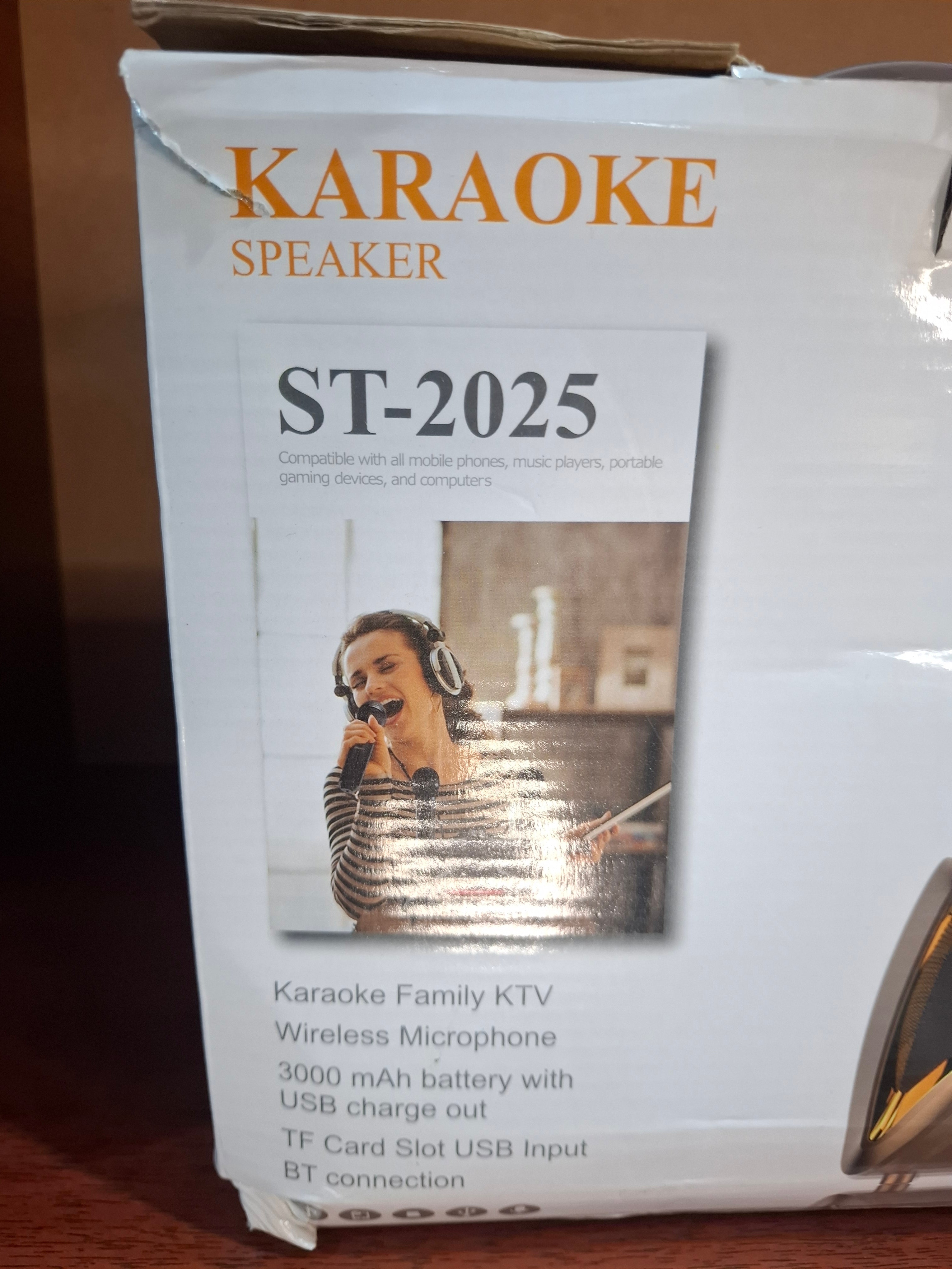 Sistema de Audio y Karaoke ST-2025 Kit Completo Dorado con Micrófonos